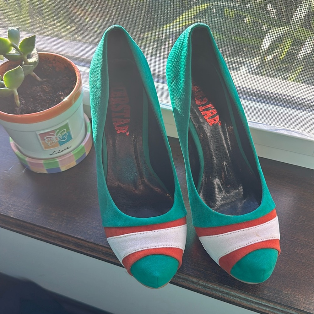 Herstar Heels- new without tag/box